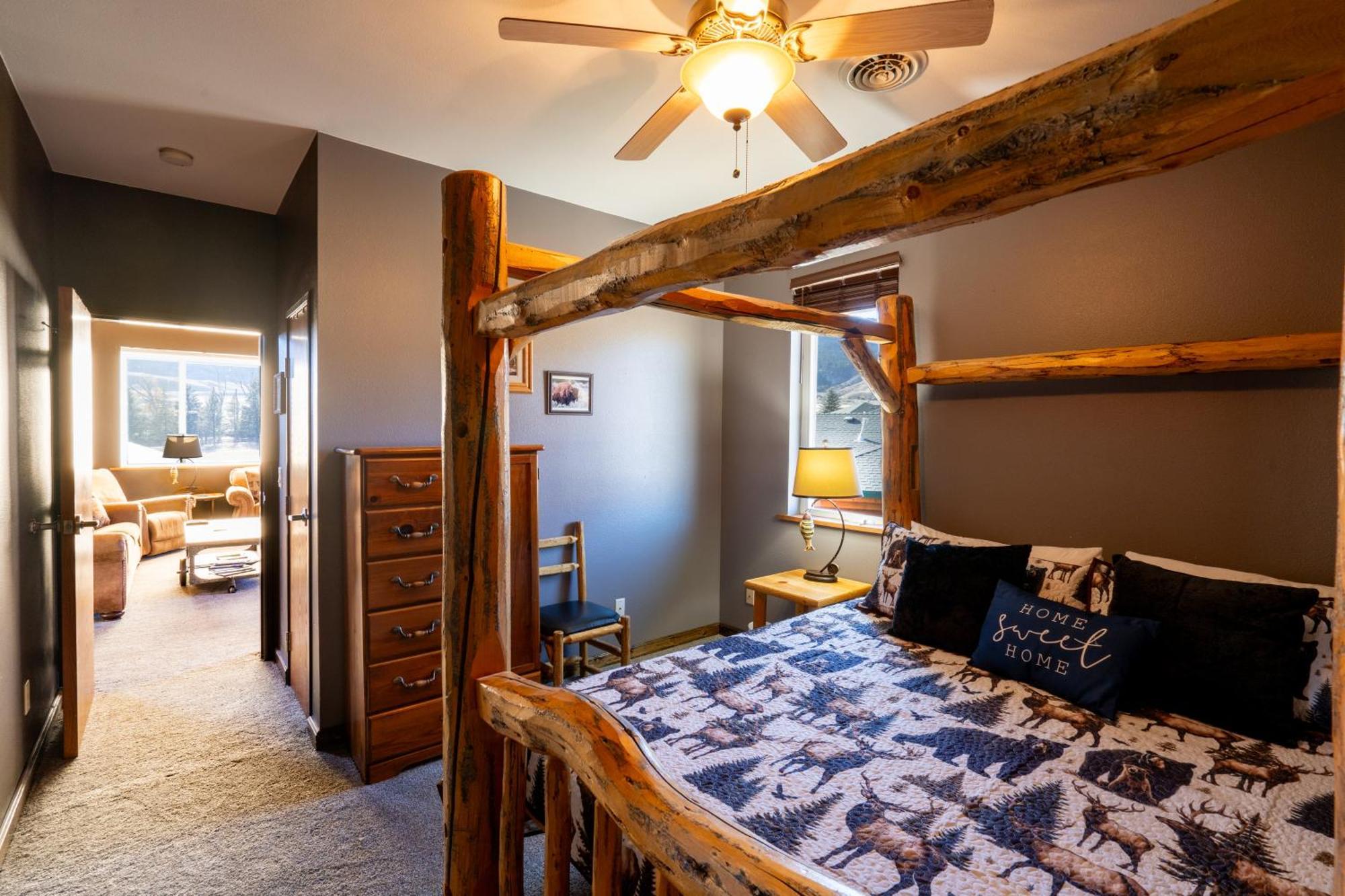 Bison Lodge - Lg Home - 2 Bedrooms - Less Than 5 Miles To Yellowstone North Entrance, Sleeps Up To 8 جاردينر المظهر الخارجي الصورة