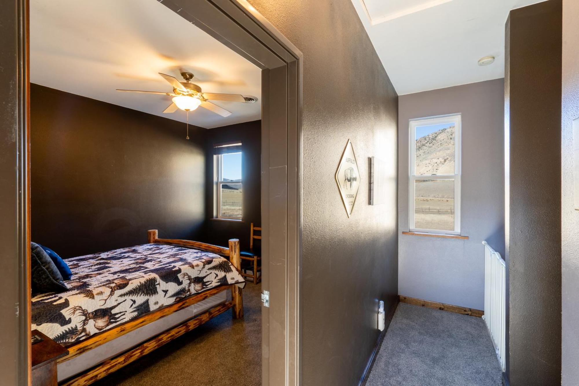 Bison Lodge - Lg Home - 2 Bedrooms - Less Than 5 Miles To Yellowstone North Entrance, Sleeps Up To 8 جاردينر المظهر الخارجي الصورة